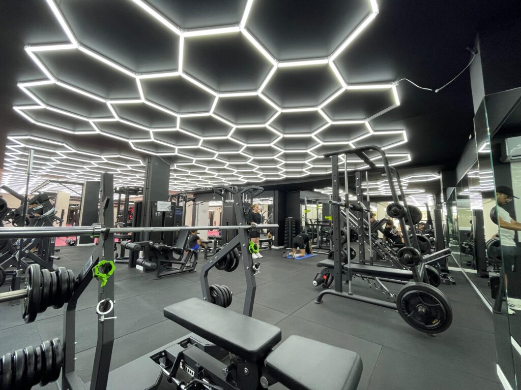 z-gym-diaz-castelldefels-zona-musculacion-pesas-maquinas